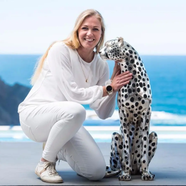 Silver Cheetah – Life-Size Sculpture